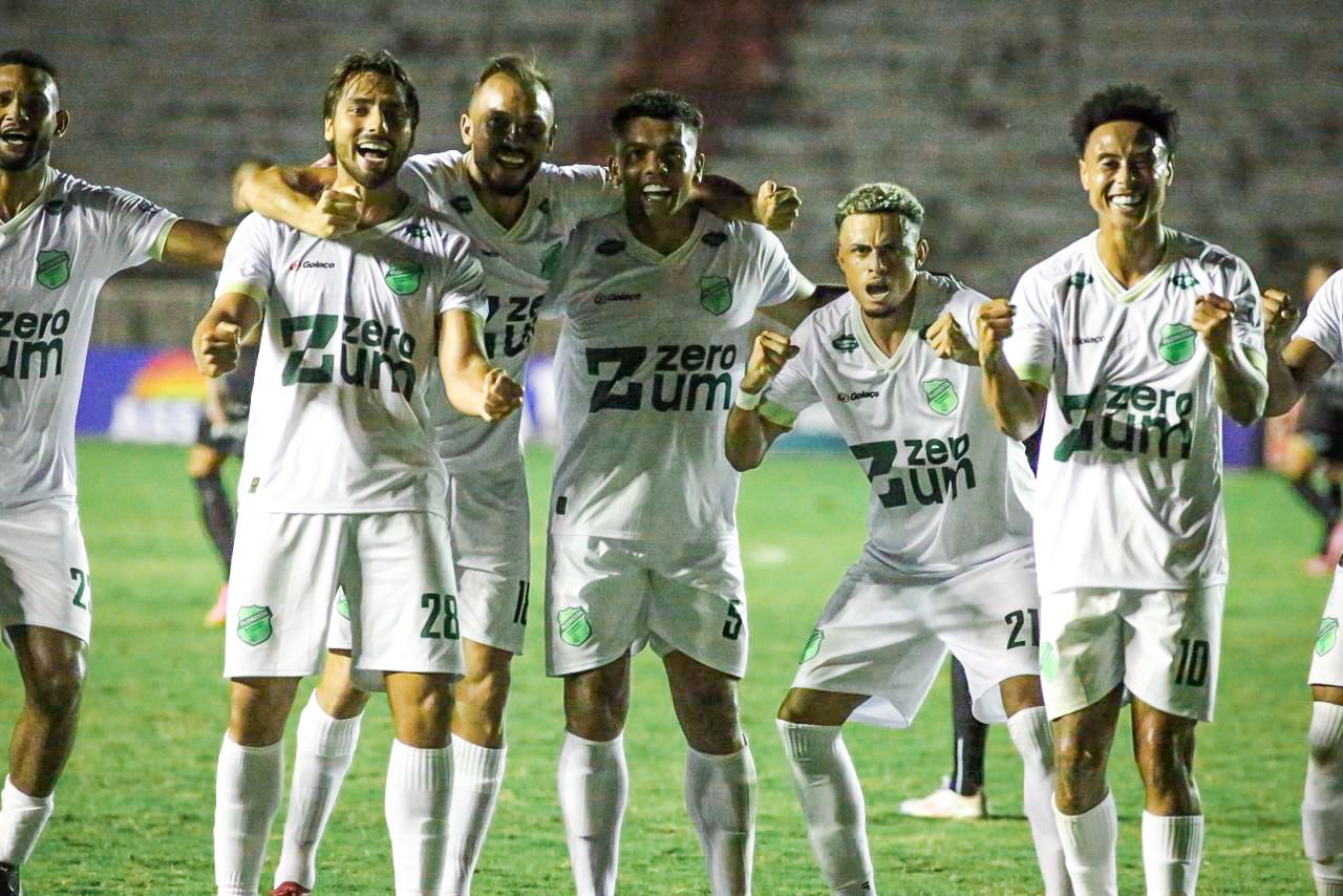 ESTREIA COM VITÓRIA