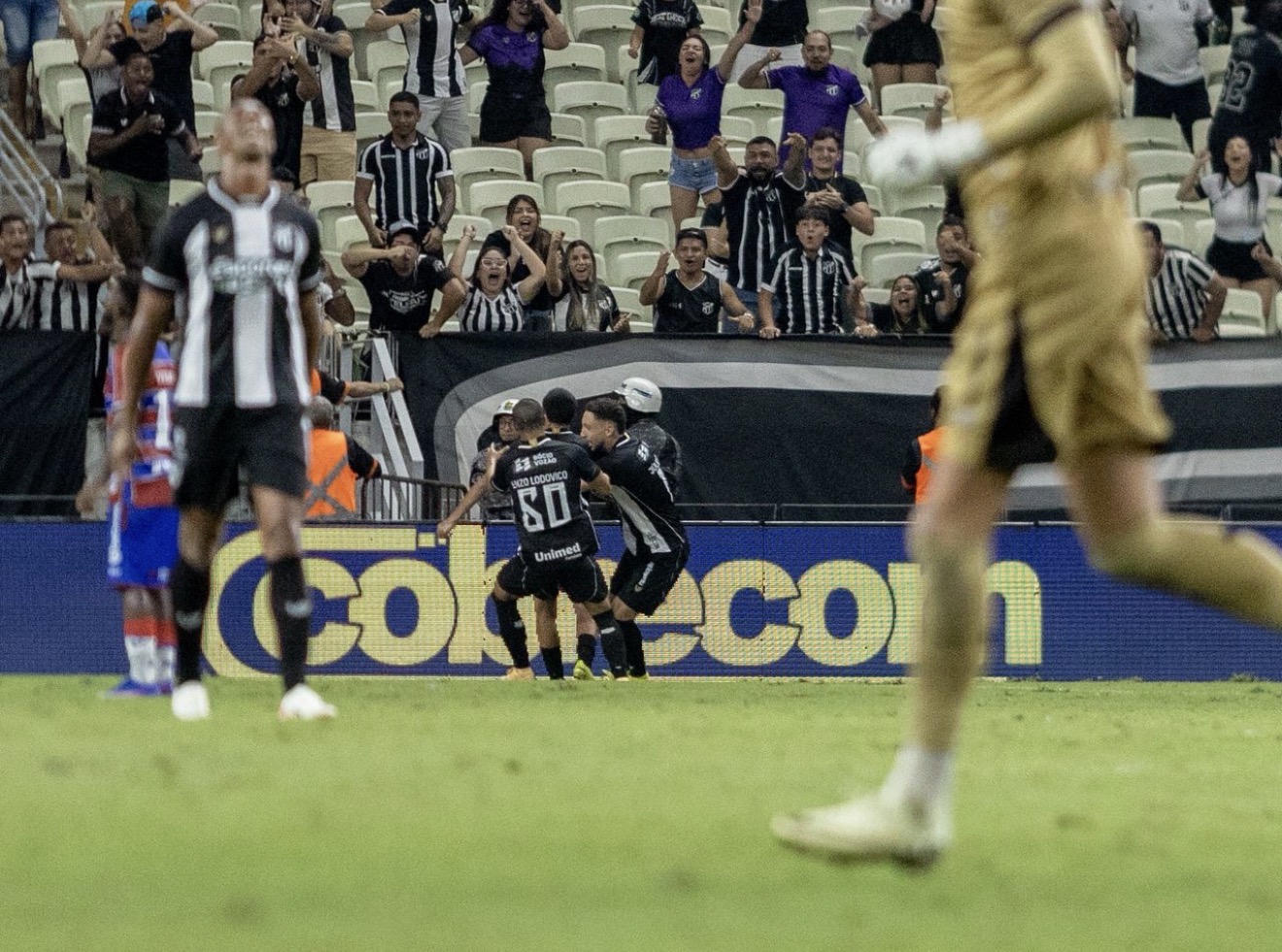 VITÓRIA ALVINEGRA NO CLÁSSICO-REI